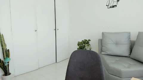 Laura  online show from May 15, 3:19 pm