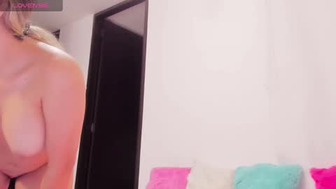 Snapshot of abbyh chatting on January 9, 5:13 am abbyh online show from January 9, 5:13 am