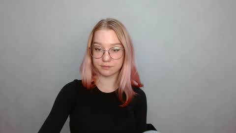 Abby Lovense is active online show from December 15, 11:45 am