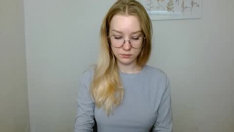 Abby Lovense is active online show from September 25, 10:30 am