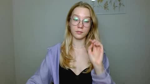 Abby Lovense is active online show from October 7, 11:40 am