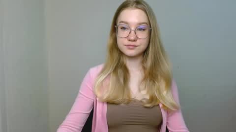 Abby Lovense is active online show from March 29, 10:15 am