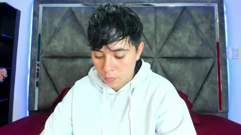 Snapshot of abbysmiitth_ chatting on May 4, 10:39 pm Abby Smith online show from May 4, 10:39 pm