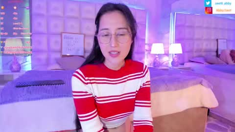 Snapshot of abbysweet1_ chatting on December 3, 5:45 pm Abigail online show from December 3, 5:45 pm