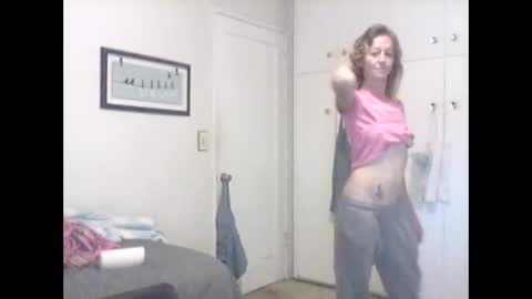 Snapshot of abdgg83476 chatting on October 19, 3:23 pm abdgg83476 online show from October 19, 3:23 pm