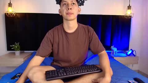 Snapshot of abeel_ordaz chatting on November 24, 7:13 pm Abel Ordaz online show from November 24, 7:13 pm