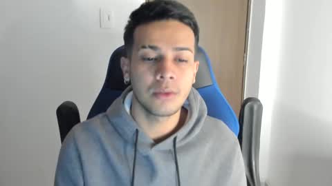 Independence model AbelAsburgo online show from December 6, 4:36 am