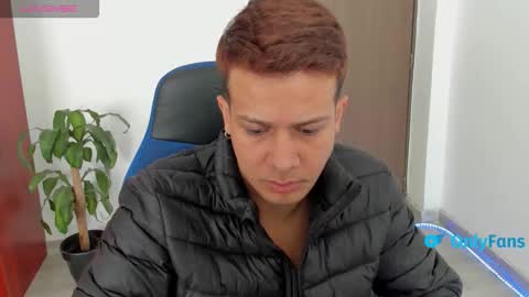 Independence model AbelAsburgo online show from January 18, 2:10 pm