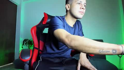 Independence model AbelAsburgo online show from February 28, 12:22 am