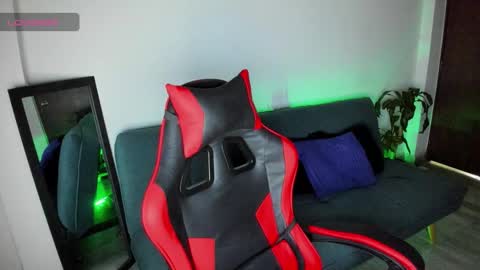 Independence model AbelAsburgo online show from March 3, 12:06 am