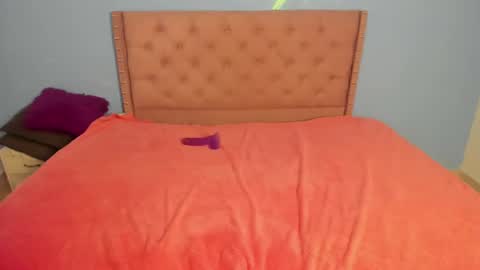 Abella online show from December 9, 8:54 pm