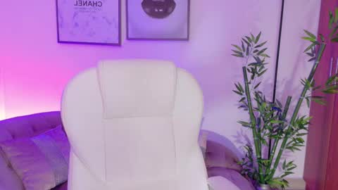 Snapshot of abella_ruiz chatting on March 7, 1:13 am Abella Ruiz online show from March 7, 1:13 am