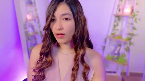 Snapshot of abella_ruiz chatting on June 7, 7:50 pm Abella Ruiz online show from June 7, 7:50 pm
