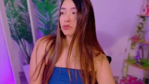 Snapshot of abella_ruiz chatting on July 8, 12:48 am Abella Ruiz online show from July 8, 12:48 am
