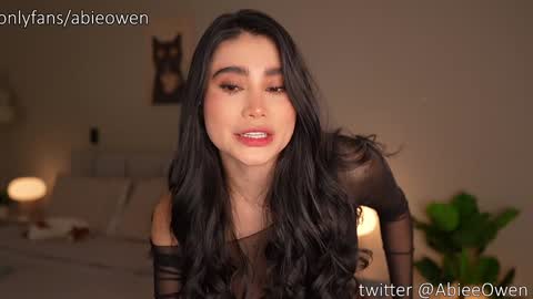 abie_owen online show from February 5, 12:15 am