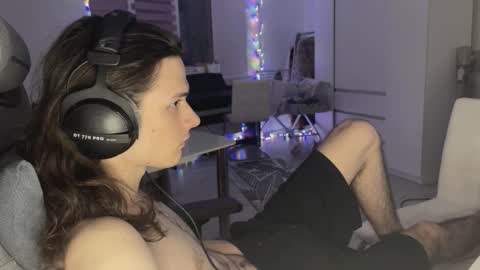 hi  cum in pvt noi extra tip online show from February 6, 6:22 pm