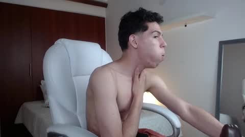 Snapshot of abrahanmateo_ chatting on March 7, 2:36 am Ig ronnyabrahan online show from March 7, 2:36 am