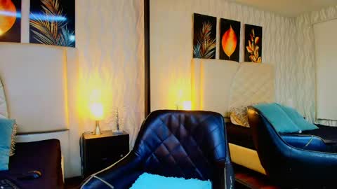 Snapshot of abravanel_sefardi chatting on April 20, 10:00 pm Abrovanel online show from April 20, 10:00 pm