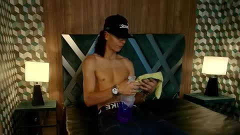 Snapshot of abravanel_sefardi chatting on May 3, 8:04 pm Abrovanel online show from May 3, 8:04 pm