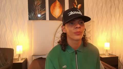 Snapshot of abravanel_sefardi chatting on May 11, 10:51 pm Abrovanel online show from May 11, 10:51 pm