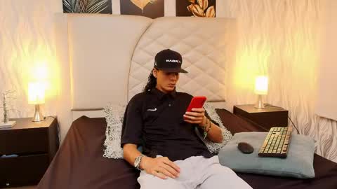 Snapshot of abravanel_sefardi chatting on May 22, 8:25 pm Abrovanel online show from May 22, 8:25 pm