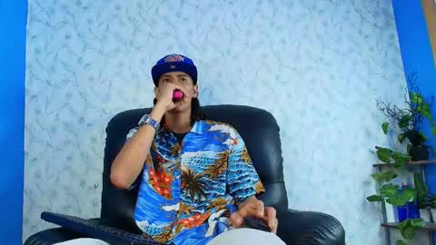 Snapshot of abravanel_sefardi chatting on May 30, 5:21 pm Abrovanel online show from May 30, 5:21 pm