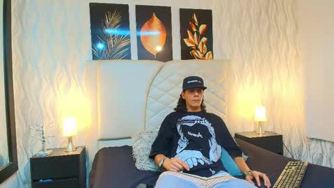Snapshot of abravanel_sefardi chatting on June 1, 9:16 pm Abrovanel online show from June 1, 9:16 pm