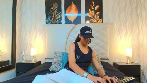 Snapshot of abravanel_sefardi chatting on June 2, 9:06 pm Abrovanel online show from June 2, 9:06 pm