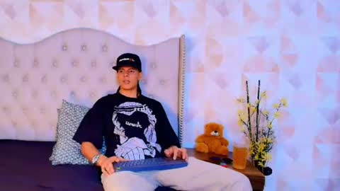 Snapshot of abravanel_sefardi chatting on July 1, 9:58 pm Abrovanel online show from July 1, 9:58 pm