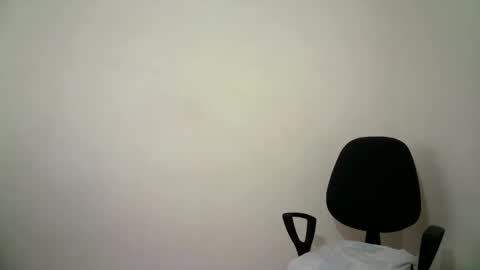 Snapshot of abril__ass chatting on February 18, 2:27 pm abril__ass online show from February 18, 2:27 pm