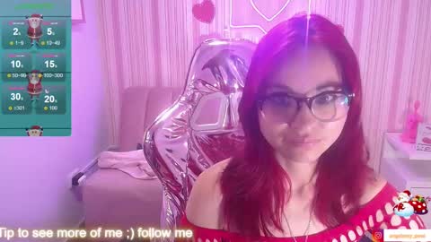 Snapshot of abril_ch_ chatting on December 20, 2:27 pm abril_ch_ online show from December 20, 2:27 pm