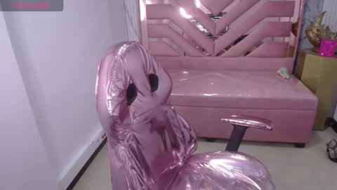 abril_ch_ online show from February 23, 12:35 pm