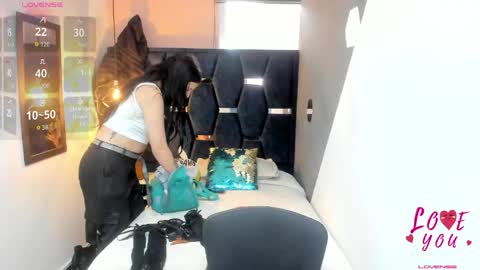 Abril Fox online show from May 27, 8:28 pm