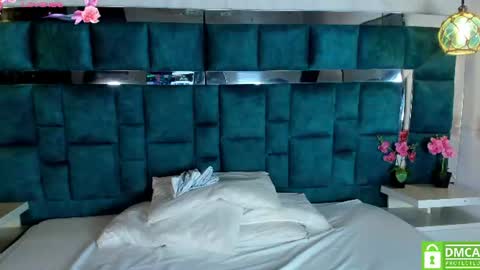 Snapshot of abril_gomez_11 chatting on June 25, 8:46 pm abril_gomez_11 online show from June 25, 8:46 pm