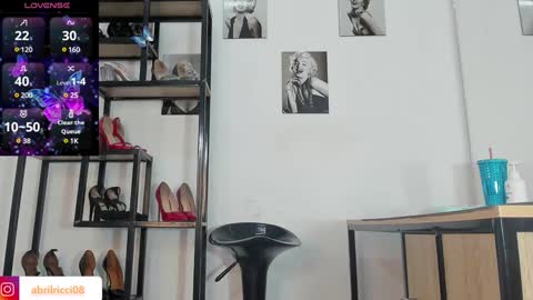 Snapshot of abril_ricci chatting on December 29, 4:27 am Abril online show from December 29, 4:27 am