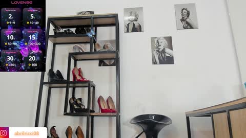 Snapshot of abril_ricci chatting on December 31, 3:34 am Abril online show from December 31, 3:34 am