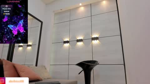 Snapshot of abril_ricci chatting on January 23, 7:32 am Abril online show from January 23, 7:32 am