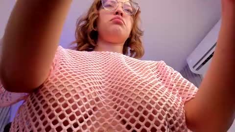abril online show from July 3, 3:02 am