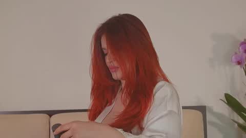 Abril Colls online show from February 16, 8:16 pm