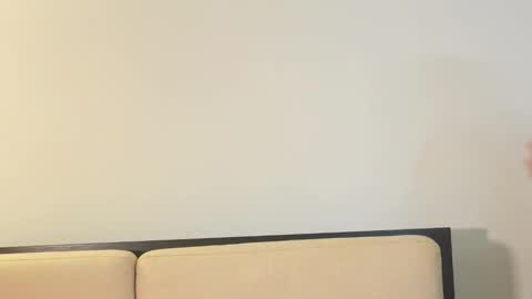 Abril Colls online show from February 28, 10:44 pm