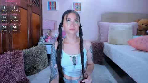 Snapshot of abrilrussell_ chatting on February 13, 5:48 am Abril online show from February 13, 5:48 am