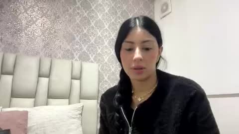 abrilsantosxo online show from June 13, 12:14 pm