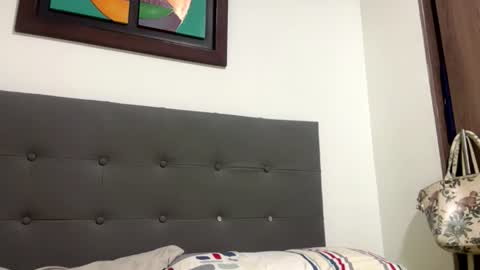 abrilsantosxo online show from June 16, 12:52 pm