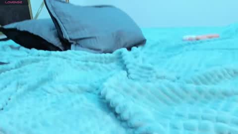 Snapshot of abrilsonne chatting on December 27, 7:18 am AbrilSonne online show from December 27, 7:18 am