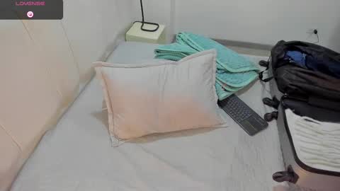 Snapshot of abrilsonne chatting on February 23, 10:20 pm AbrilSonne online show from February 23, 10:20 pm