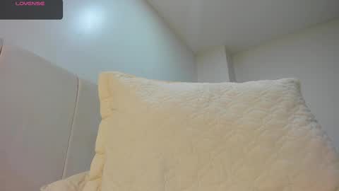 Snapshot of abrilsonne chatting on February 28, 12:54 am AbrilSonne online show from February 28, 12:54 am