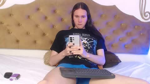 Snapshot of abysskingg chatting on February 24, 12:14 pm Abyss King online show from February 24, 12:14 pm