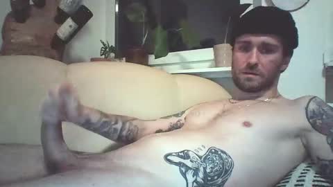 Snapshot of achix2704 chatting on December 1, 6:57 pm achix2704 online show from December 1, 6:57 pm