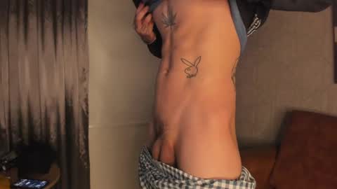 Snapshot of acidmilo chatting on December 12, 6:14 am Acid Milo online show from December 12, 6:14 am