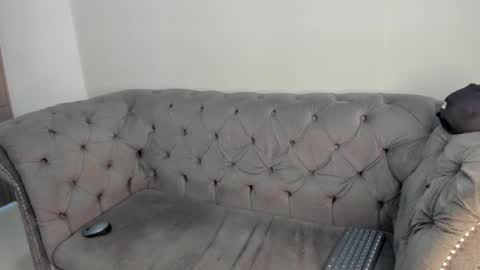 Snapshot of acidmilo chatting on December 15, 1:22 pm Acid Milo online show from December 15, 1:22 pm